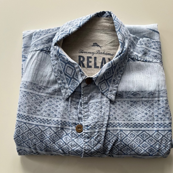 Tommy Bahama short sleeve button up shirt - Picture 2 of 5